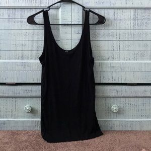 Simple black tank